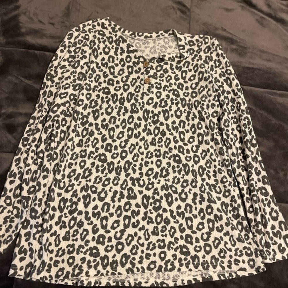 SHEIN Black and White Leopard Print Blouse